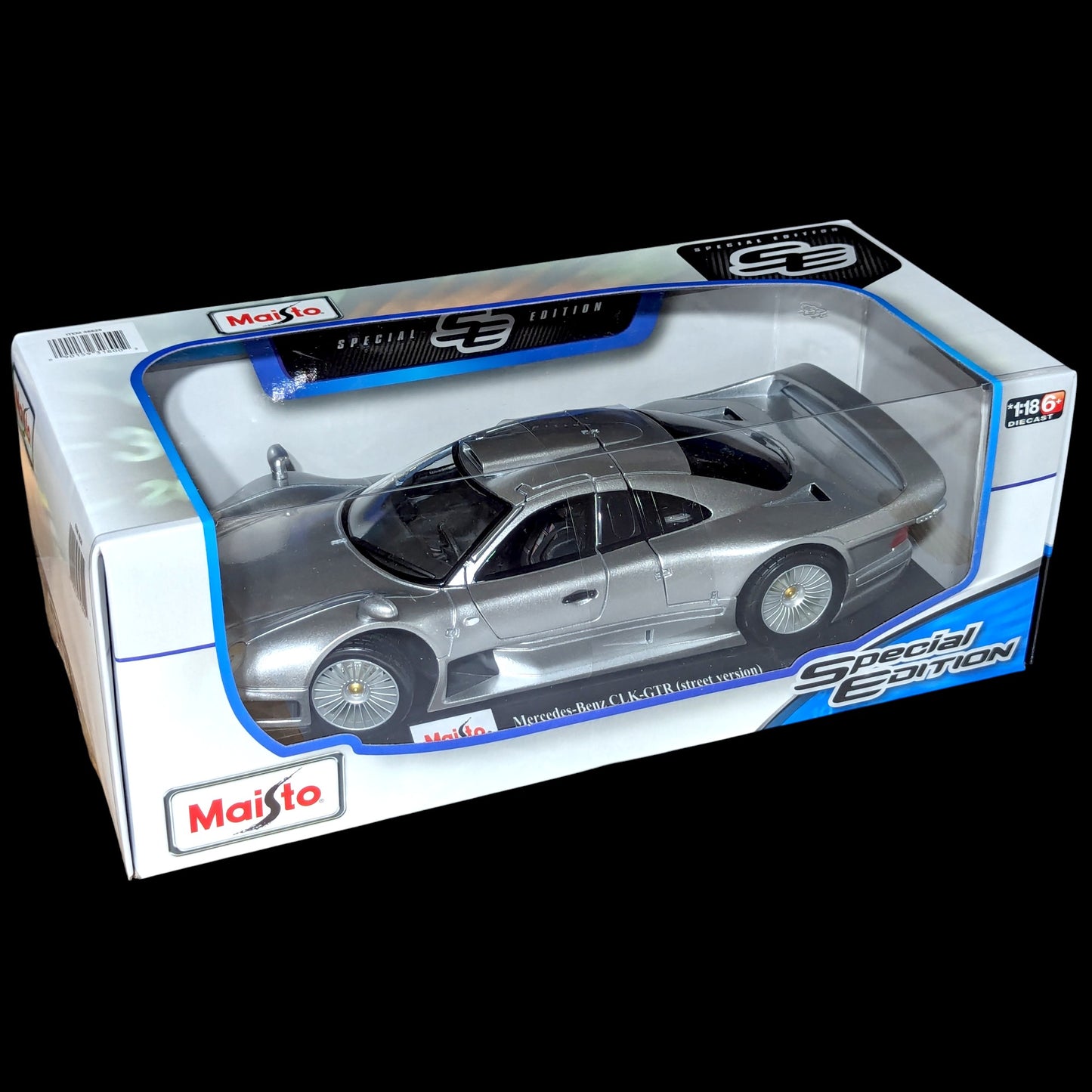 Maisto - Mercedes-Benz CLK-GTR (versión de calle) Plata (NUEVO) 1:18