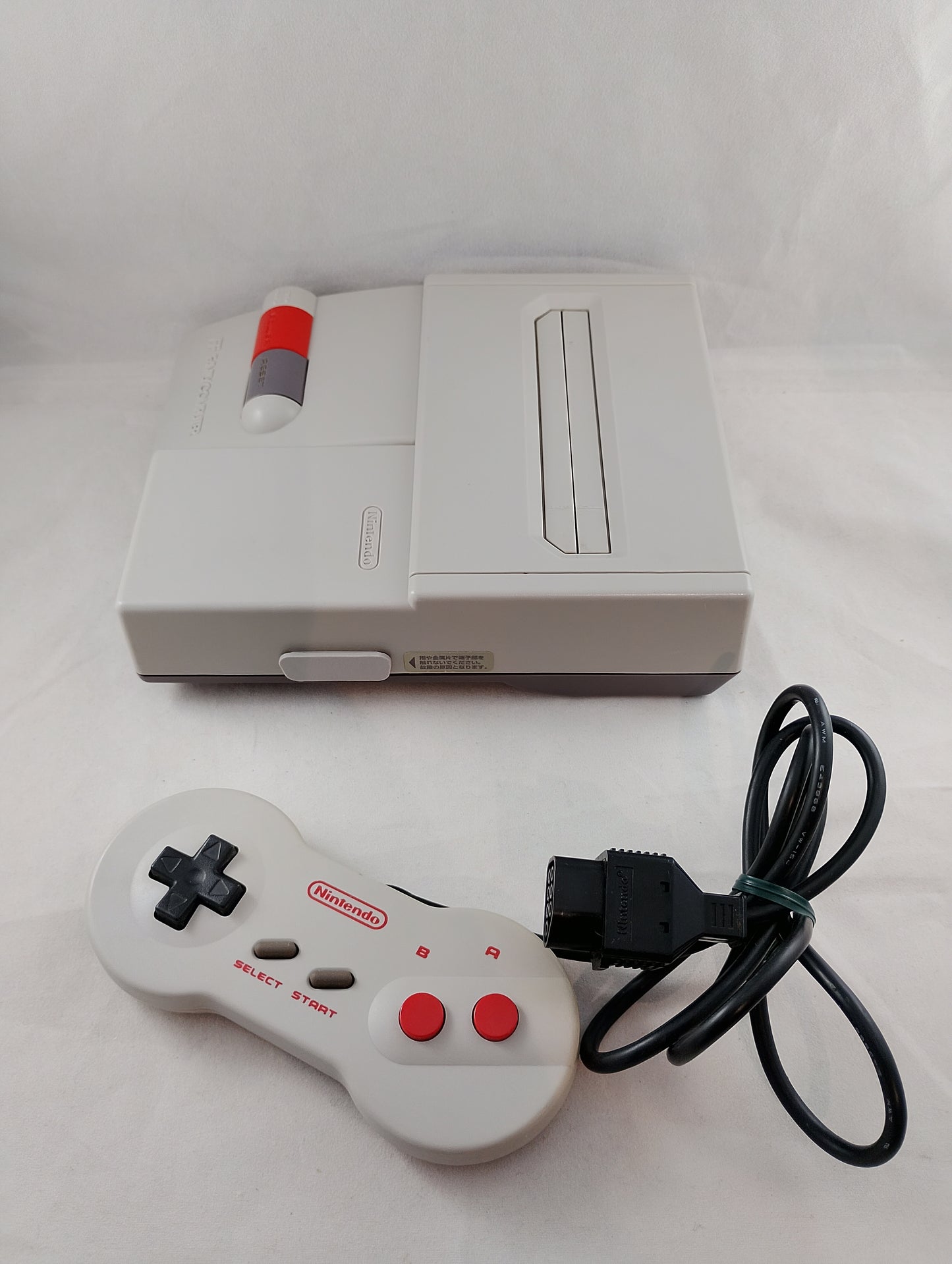 AV FAMICOM / HVC-101 (dernière version) – Nintendo (NTCS-J) JAPON