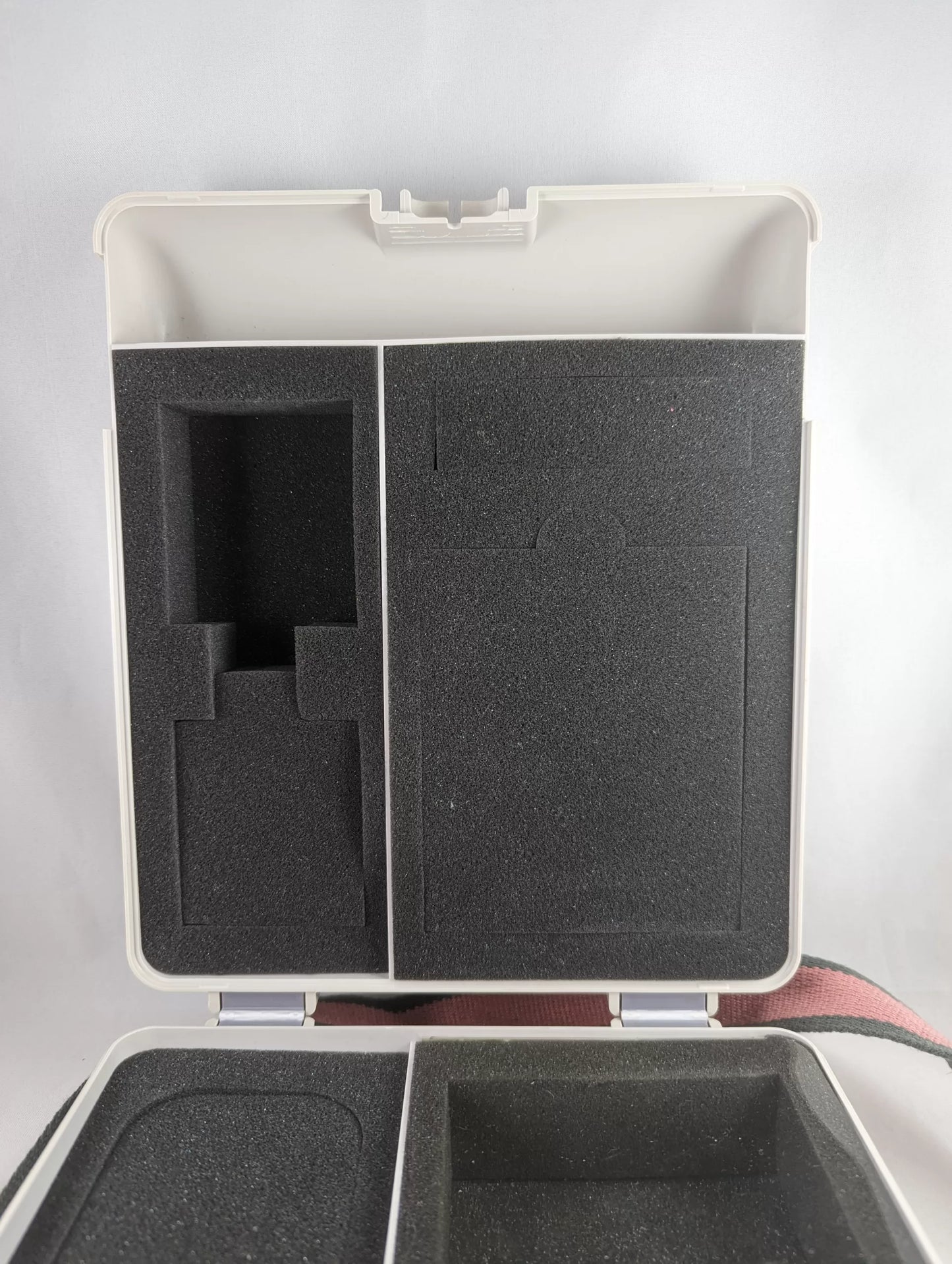 GB ORIGINAL TRANSPORT HARD CASE FOR GAME BOY + OUTER BOX - RARE (JAPAN)