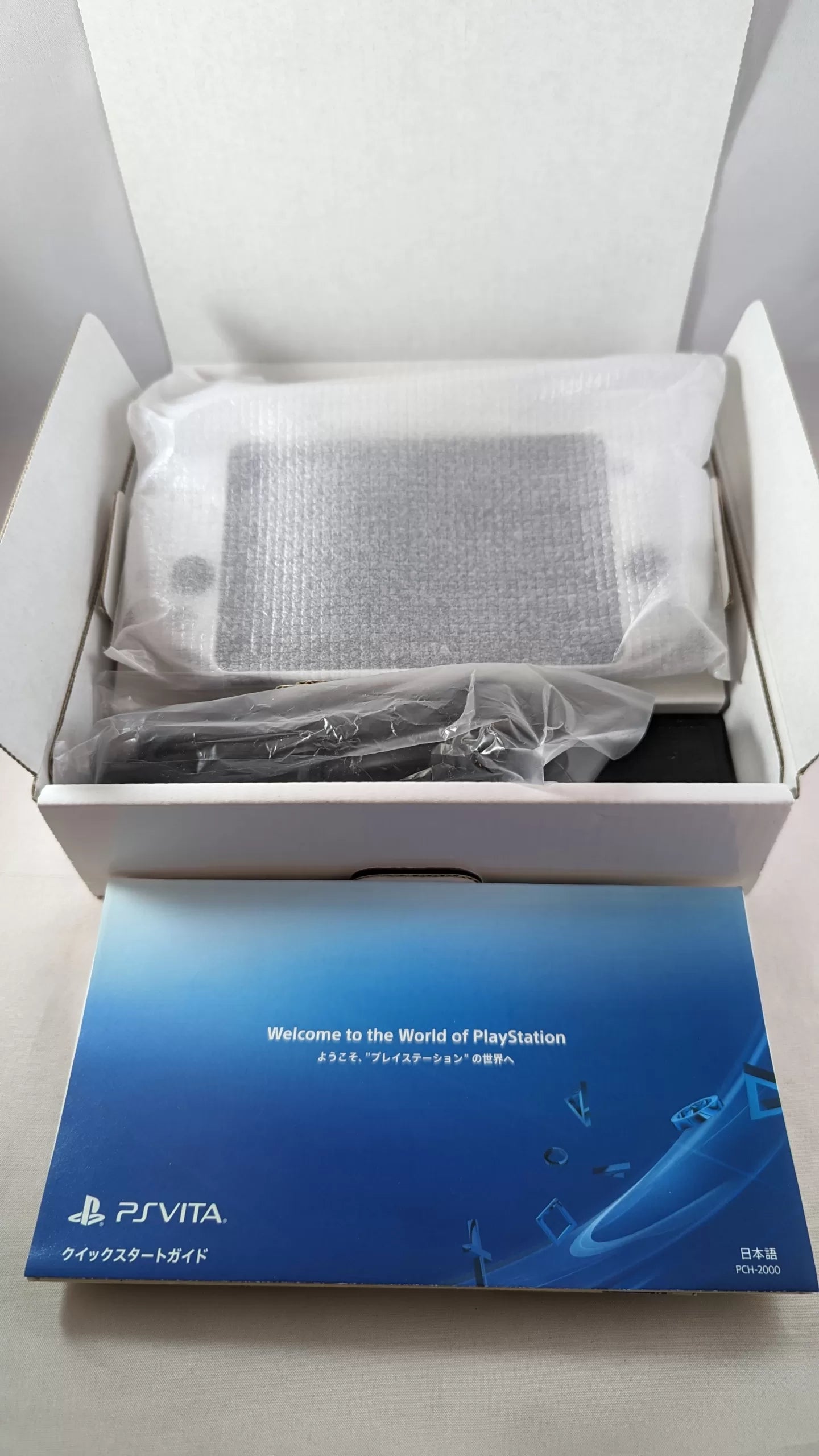 PS VITA - PCH 2000  PlayStation GLACIAR WHITE (JAPAN EDITION) SONY