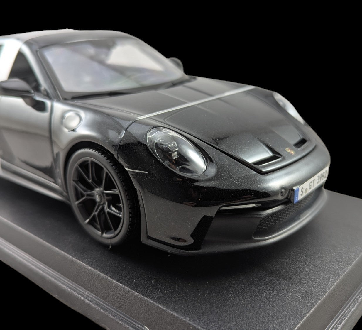 1:18 Maisto - Porsche 911 GT3 Metallic Black (BRAND NEW) 1/18