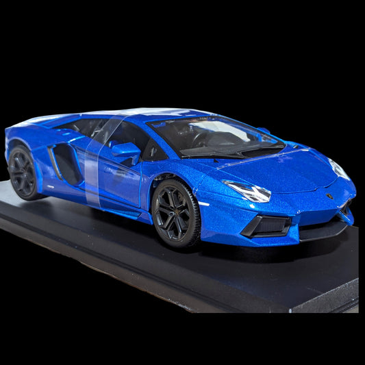 1:18 Maisto - Lamborghini Aventador Coupe Blue  (BRAND NEW) 1/18