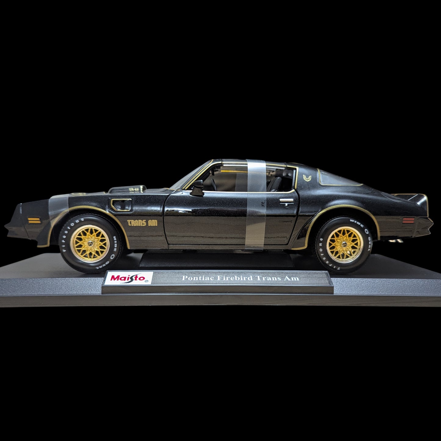 1:18 Maisto Pontiac Firebird Trans Am 1978 - Negro con detalles dorados (NUEVO) 1/18