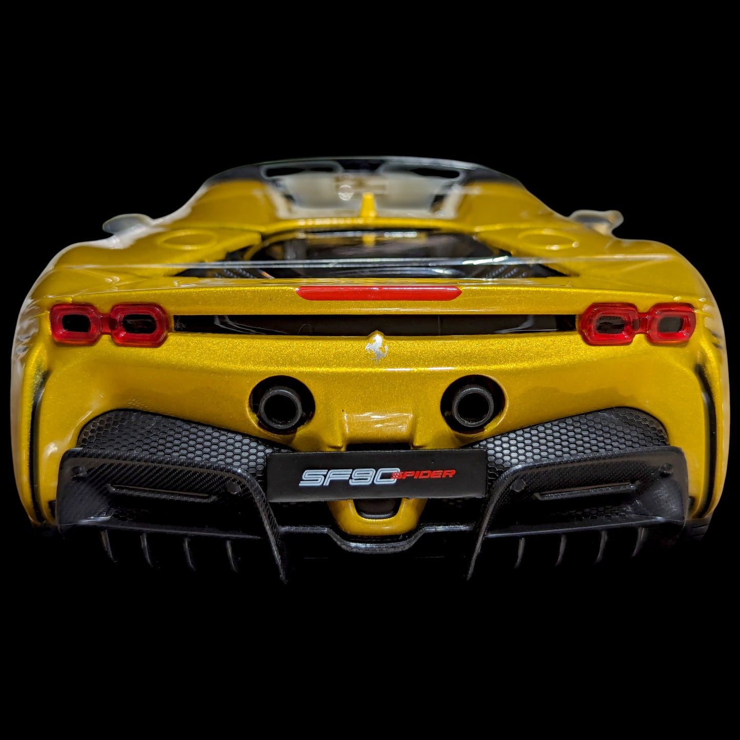 Maisto - Ferrari SF90 Spider Oro (NUEVO) 1:18