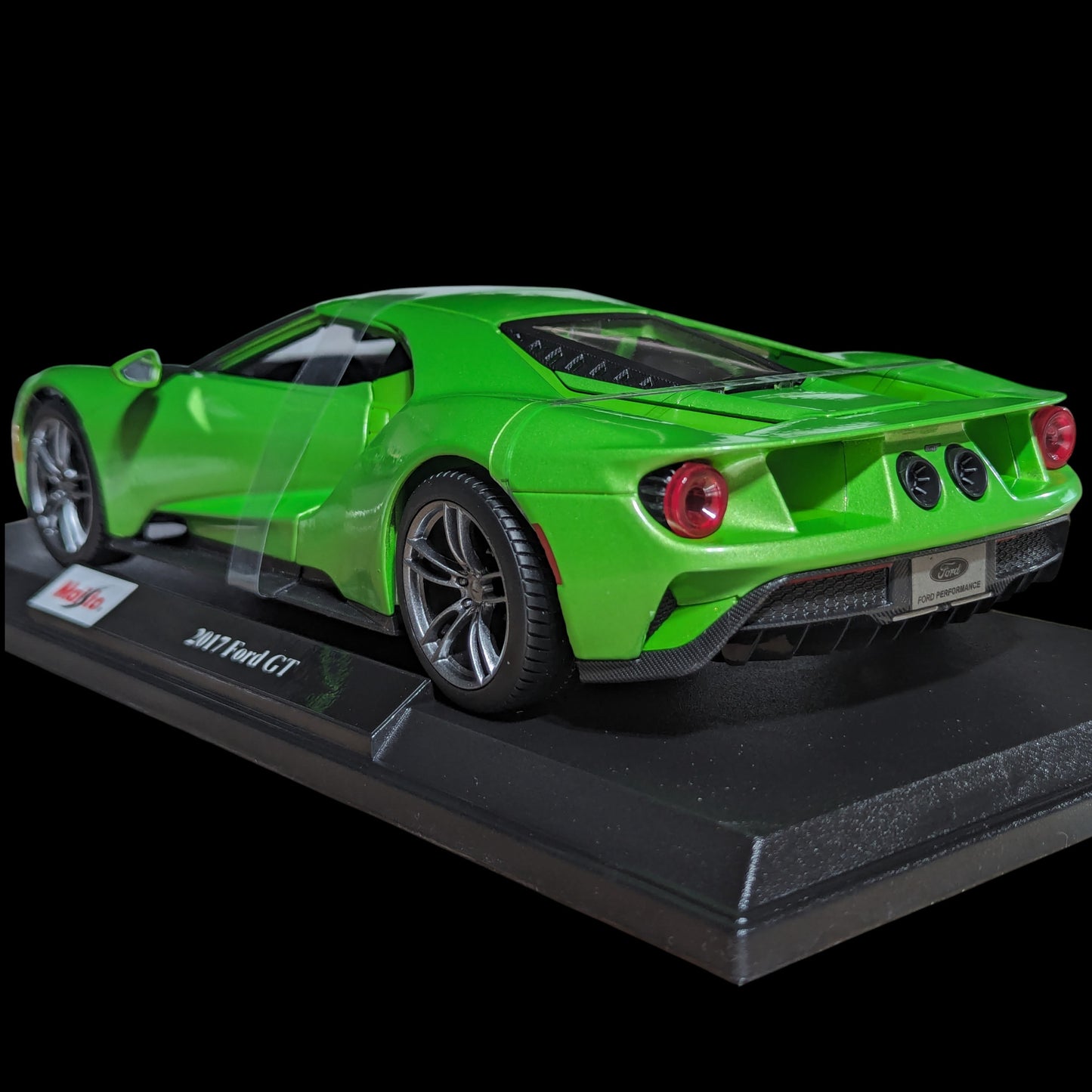 Maisto - Ford GT 2017 - Verde (NUEVO) 1:18