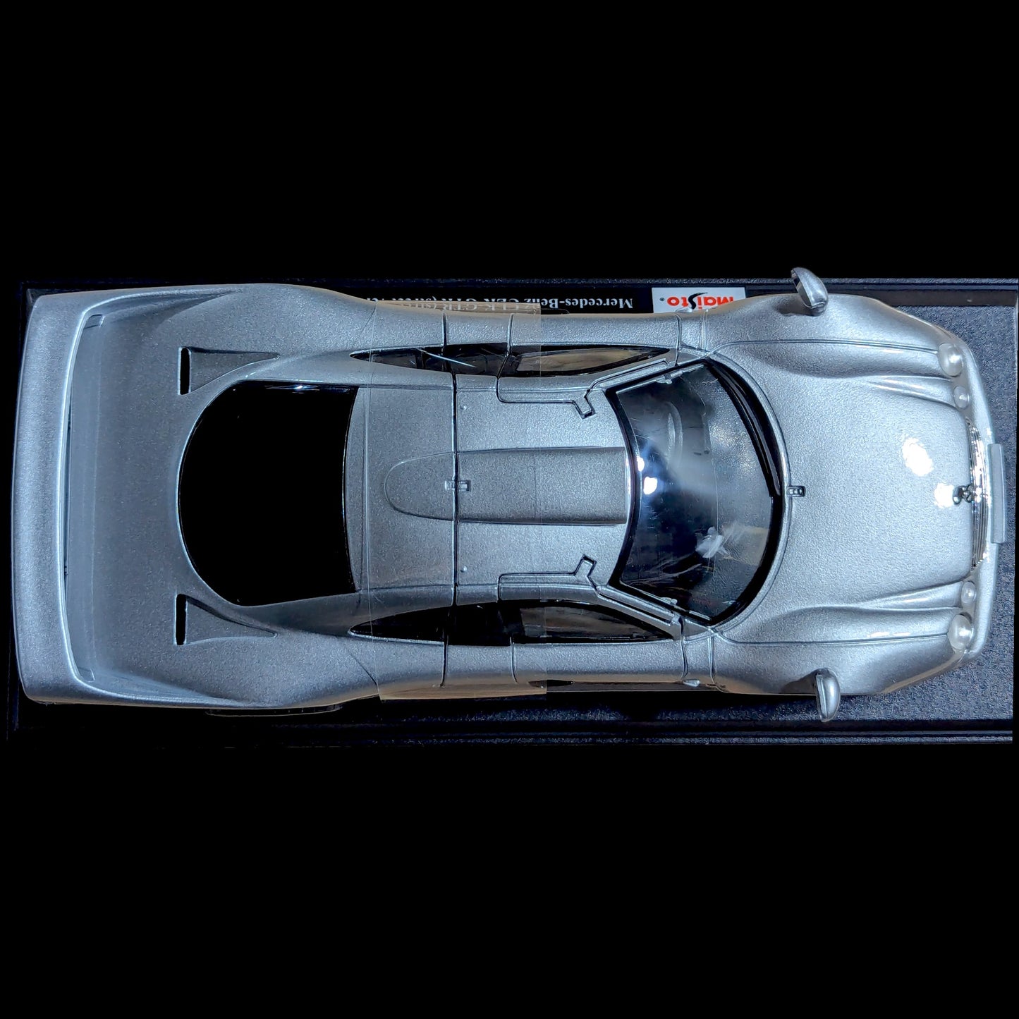 Maisto - Mercedes-Benz CLK-GTR (versión de calle) Plata (NUEVO) 1:18