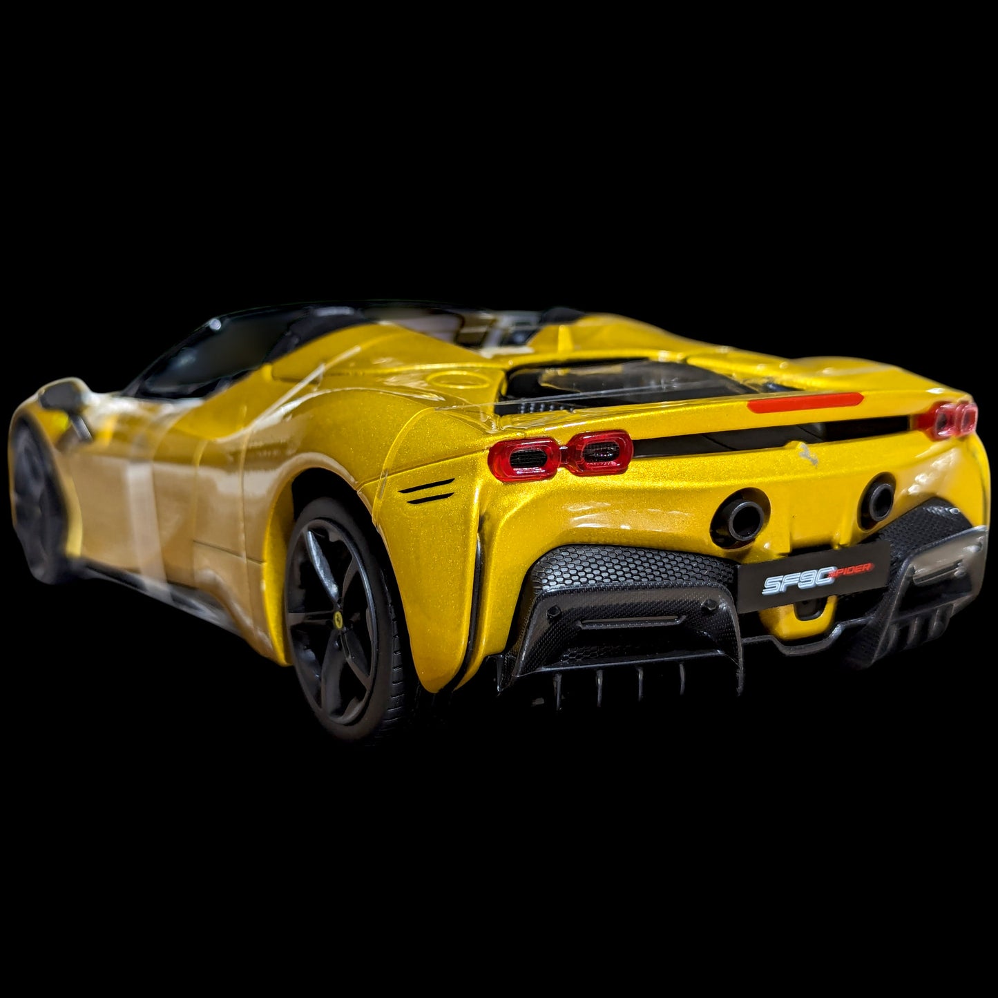 Maisto - Ferrari SF90 Spider Oro (NUEVO) 1:18