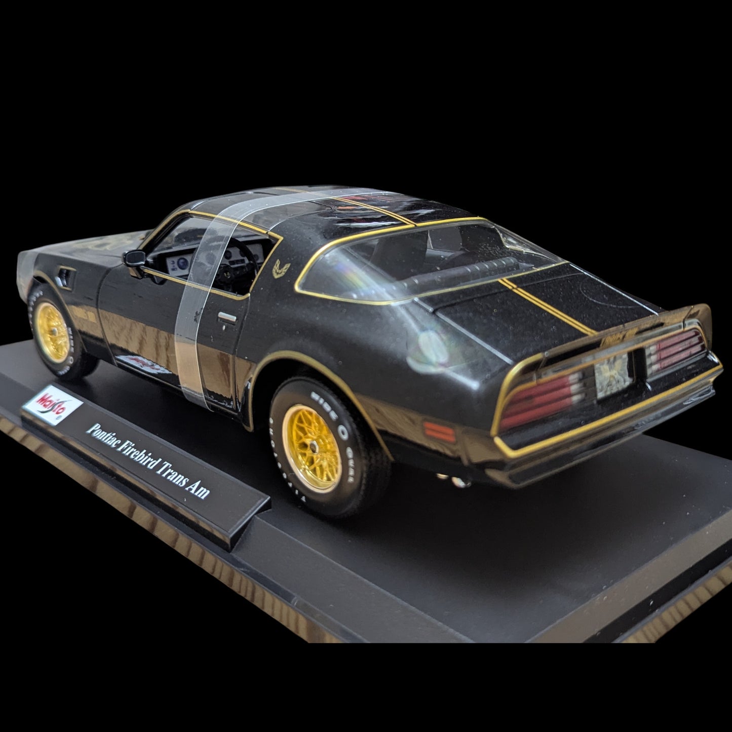 1:18 Maisto Pontiac Firebird Trans Am 1978 - Negro con detalles dorados (NUEVO) 1/18