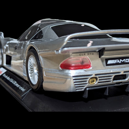 Maisto - Mercedes-Benz CLK-GTR (versión de calle) Plata (NUEVO) 1:18