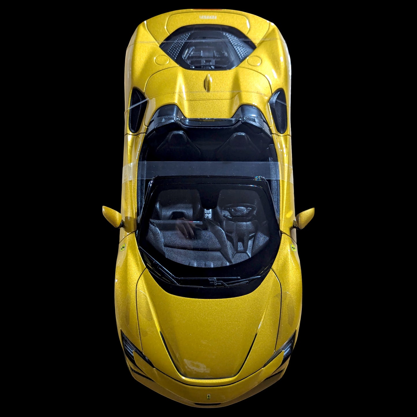 Maisto - Ferrari SF90 Spider Oro (NUEVO) 1:18