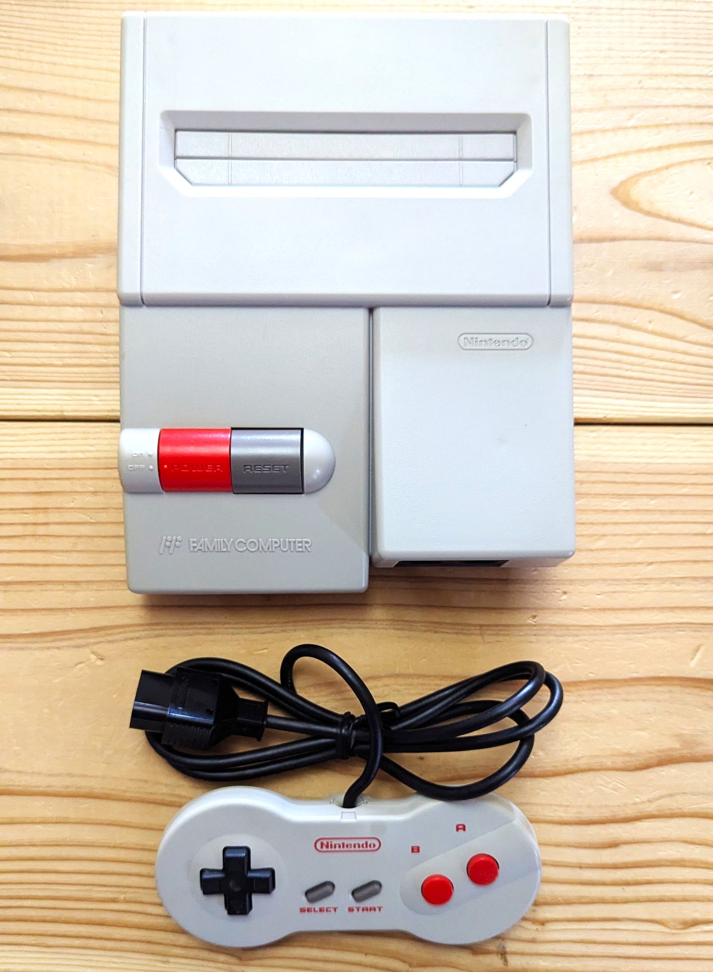 AV FAMICOM HVC-101 HM10392579 (Latest Ver) FC/NES Nintendo Japan NTSC-J Edition