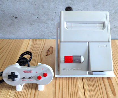 AV FAMICOM / HVC-101 (última versión) – Nintendo (NTCS-J) JAPÓN