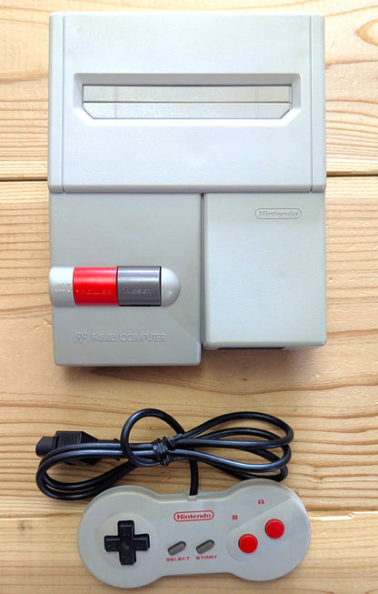 AV FAMICOM / HVC-101 (última versión) – Nintendo (NTCS-J) JAPÓN