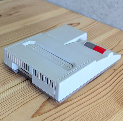 AV FAMICOM / HVC-101 (última versión) – Nintendo (NTCS-J) JAPÓN
