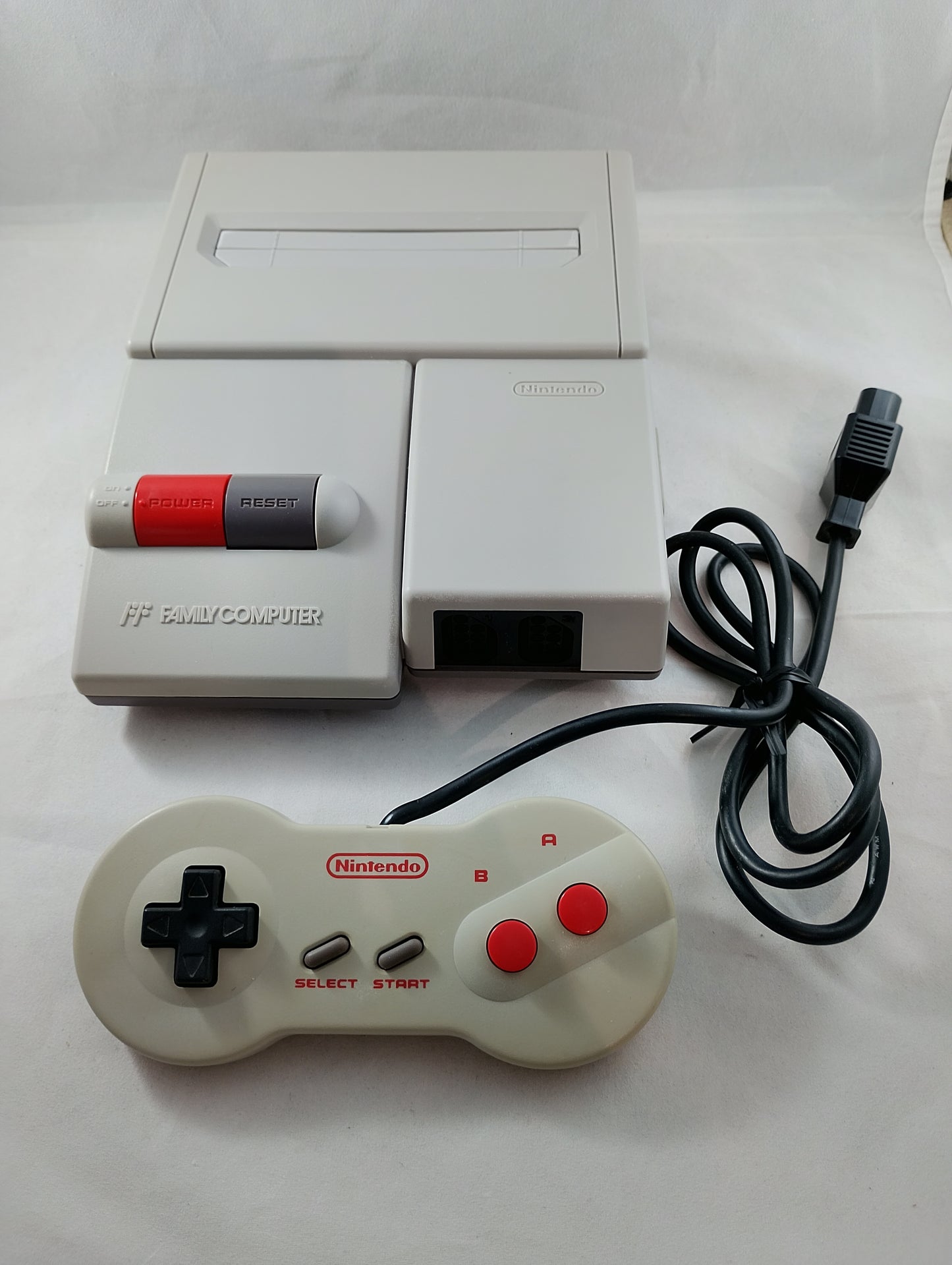 AV FAMICOM HVC-101 HN10340542  (Latest Ver) FC/NES Nintendo Japan NTSC-J Edition