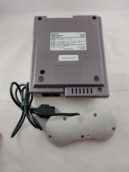 AV FAMICOM / HVC-101 (dernière version) – Nintendo (NTCS-J) JAPON
