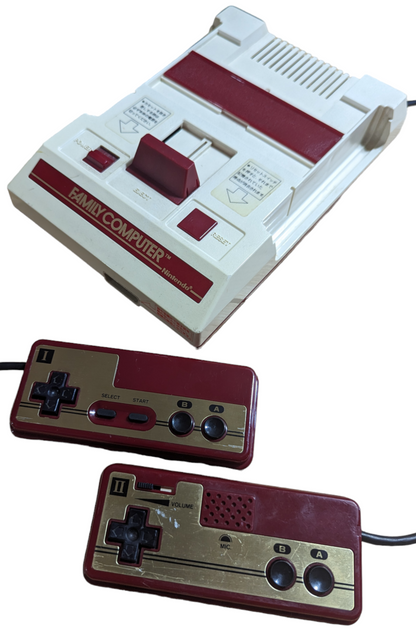FAMICOM UNIT + MARIO PEARLY CREAM VINYL CASE  (TESTED - working) NINTENDO (JAPAN)