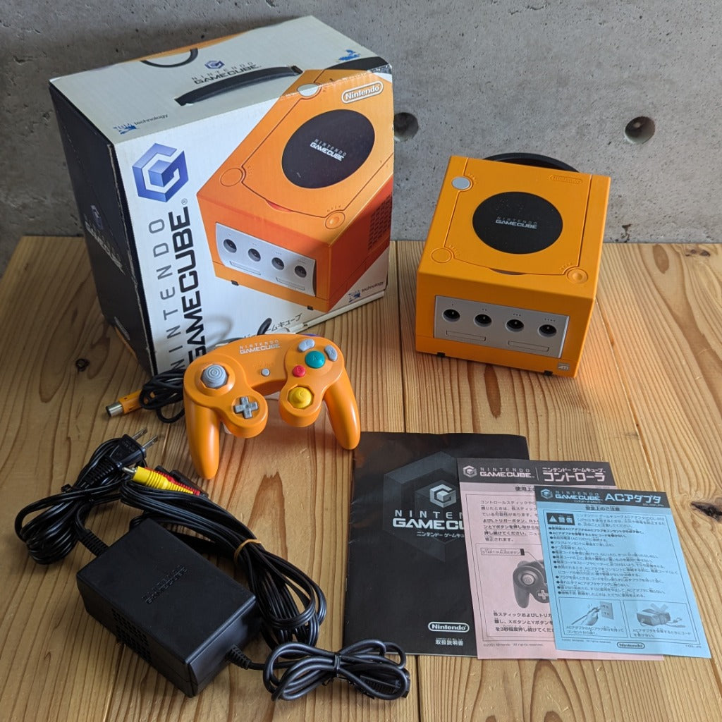 Nintendo GameCube Spice Orange DOL-001 CIB Complete Set Box Console Controller Cables Manual