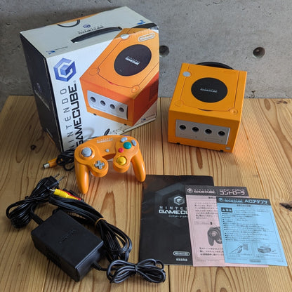 Nintendo GameCube Spice Orange DOL-001 CIB Complete Set Box Console Controller Cables Manual