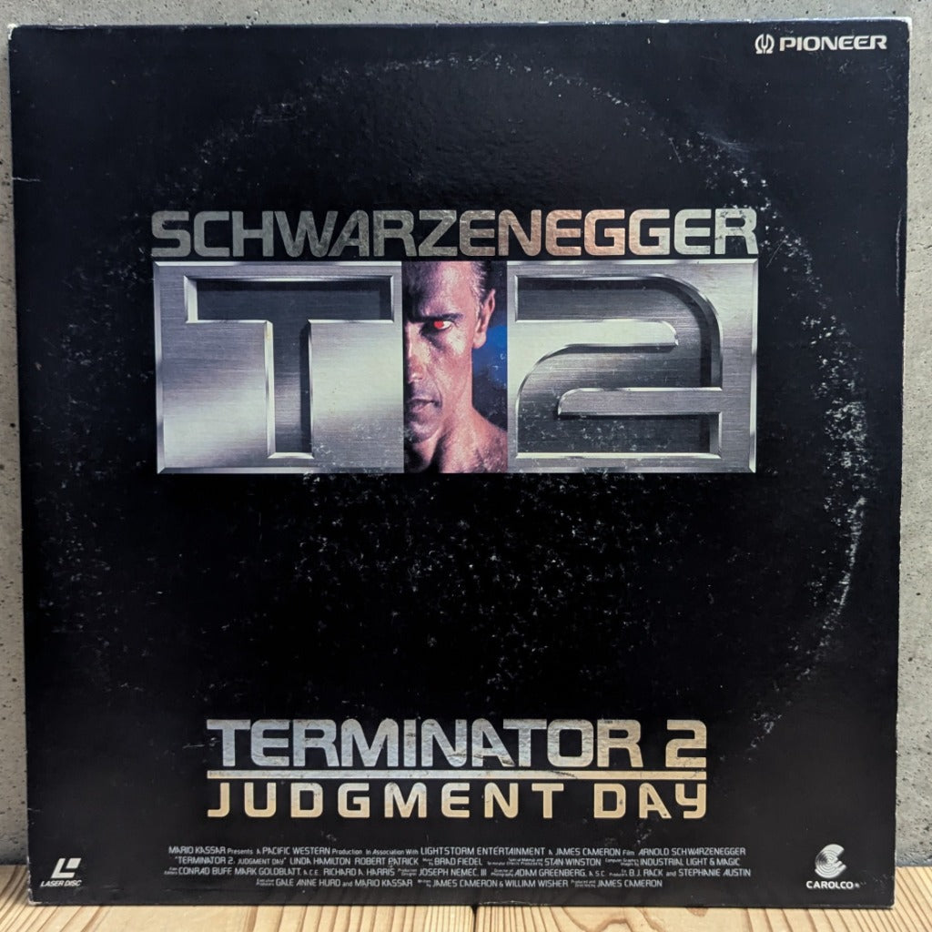 LD Terminator 2 Judgment Day Arnold Schwarzenegger Japanese LaserDisc Gatefold PILF-1370 Front Cover