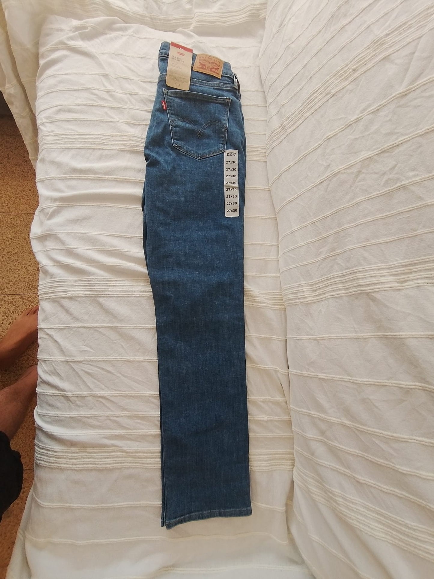 Levi's Classic Straight Jeans - Levi Strauss & Co (W27-L30) Women
